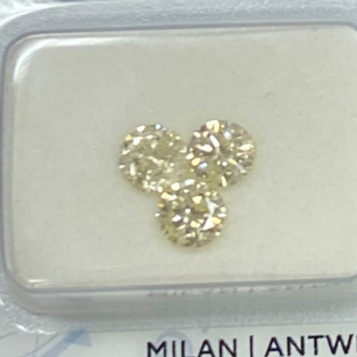 Diamonds 3 pcs 0.81 ct natural light yellow champagne color