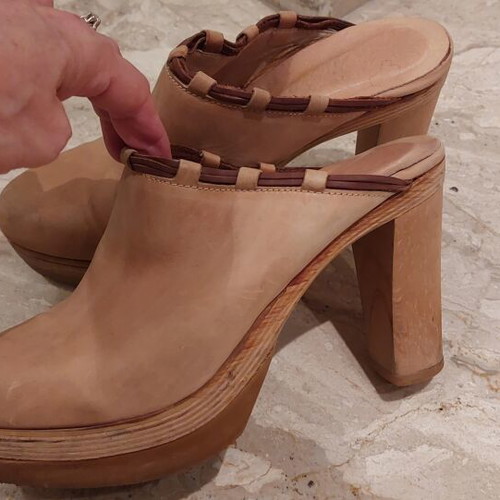Wooden clogs size 38 like new, beige, high heels