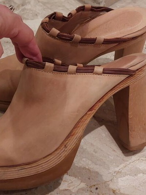 Wooden clogs size 38 like new, beige, high heels