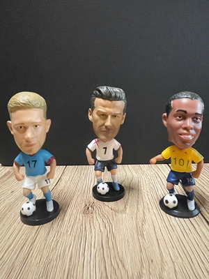 Football figures σαν καινούργιο, πακέτο με Ronaldinho, Beckham, De Bruyne