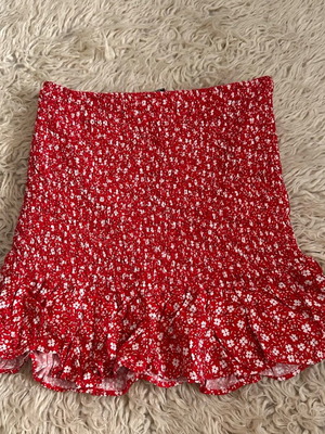 Bershka mini skirt with smocking and ruffles like new, medium, white and red