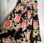 Floral midi skirt used, high-waisted with pockets, size XS