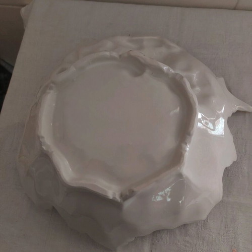Decorative bowl handmade from Italian porcelain in grape leaf shape new