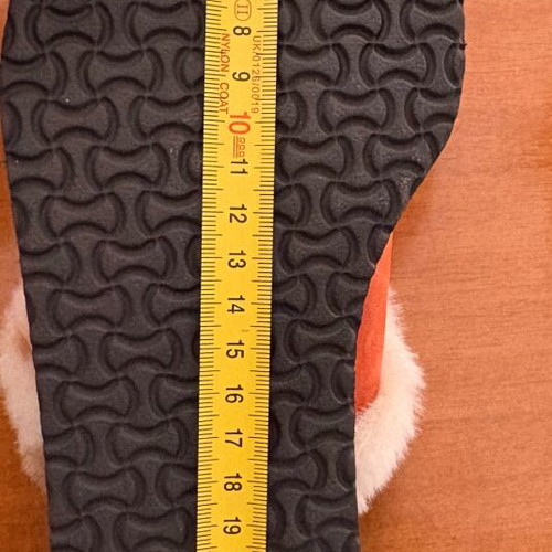 Winter Kastoria slippers like new, size 38, beige and orange