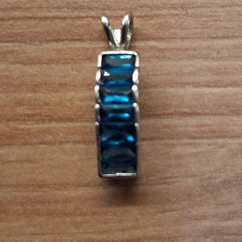 Pendant silver 925 new with blue details