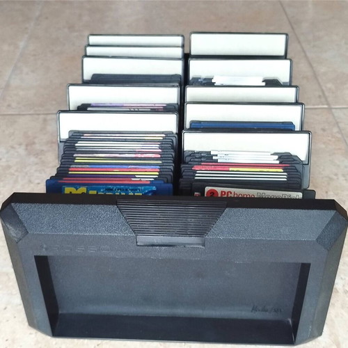 3.5" Floppy Disks Collection like new, 92 pcs with Media Box