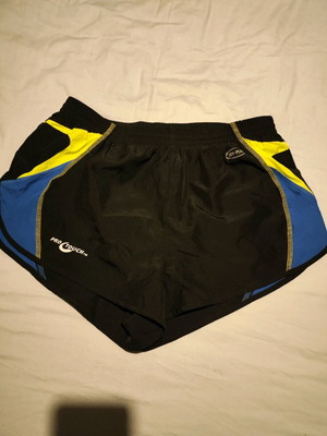 Pro Touch dry-plus running shorts size medium like new, black