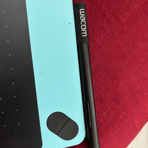 Wacom drawing tablet like new, computer connected