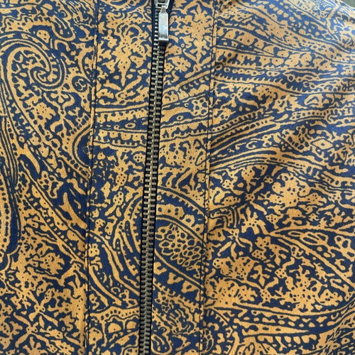 Strass Exclusive sleeveless top like new with pleated neckline and paisley print