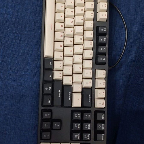 Mechanical keyboard used with backlight in good condition