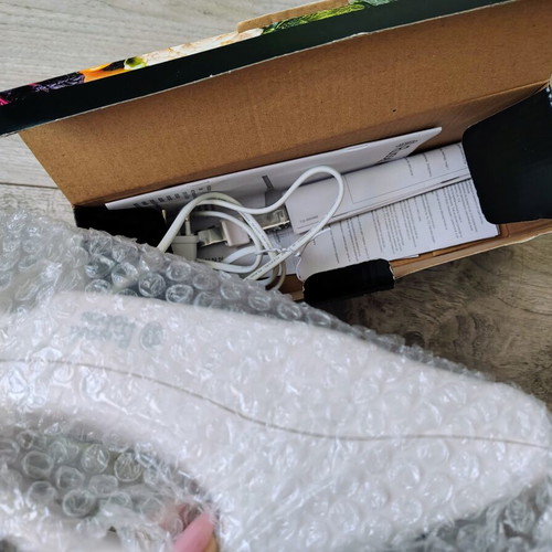 Electric knife new in original packaging