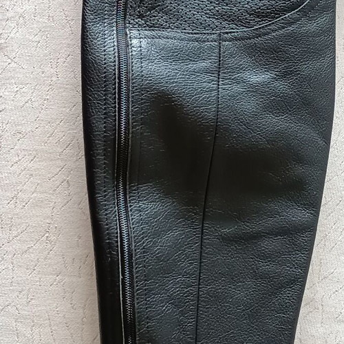 Alpinestars leather motorcycle pants new, size 48 with knee protection