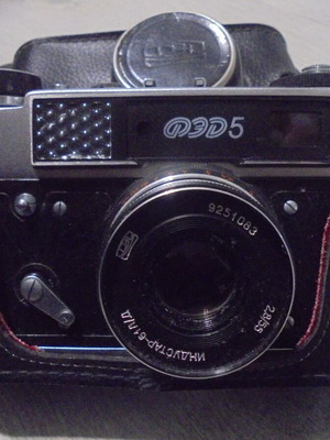 Стар фотоапарат FED-5 употребяван с обектив Industar-61