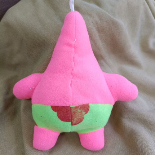 Bob the Sponge plush used, height about 20 cm