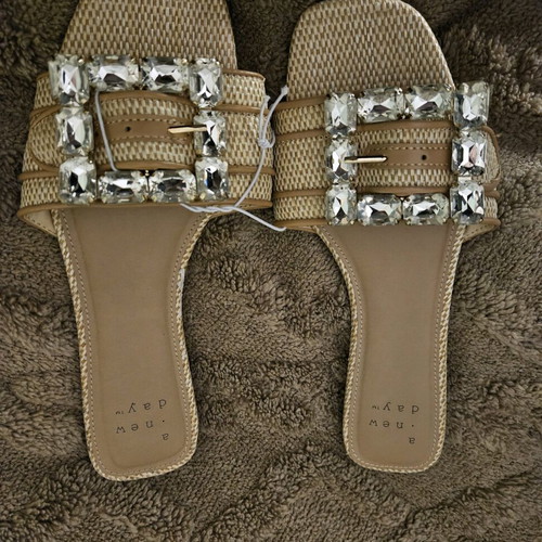 A New Day tsokara new beige size 37
