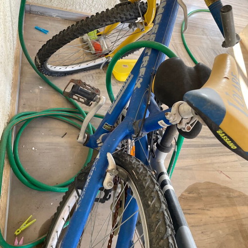 Bicycles used, pack of 2, city type with disc brakes and gears