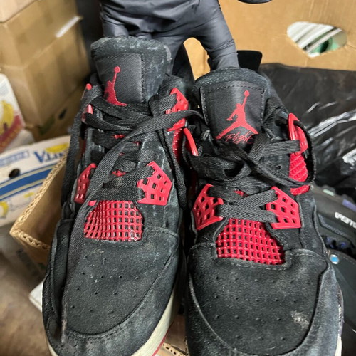 Nike men's sports shoes size 40 used, black and red