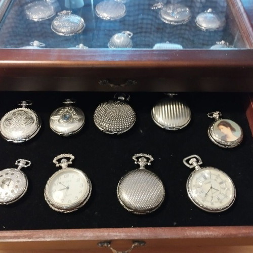 Deagostini pocket watches like new, pack of 60 with cases