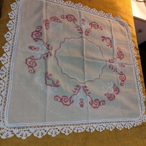 Embroidered square with knitted lace like new