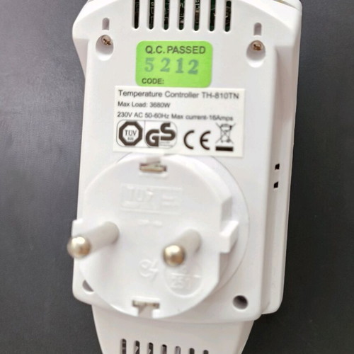 Plug-in thermostat like new