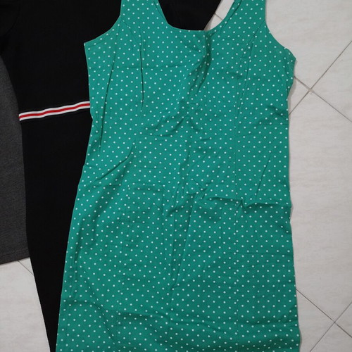 Mini dresses pack of 4 size S like new, colorful and green