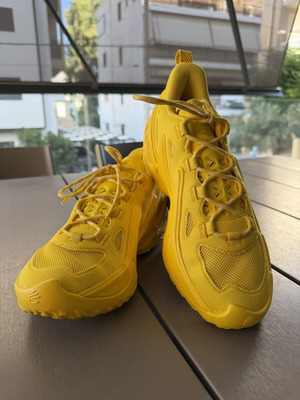 Under Armour Curry 13 Taxi basketball shoes brand new, size 41, yellow