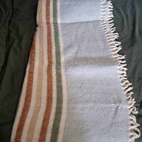 Wool blanket like new for double bed