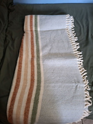 Wool blanket like new for double bed