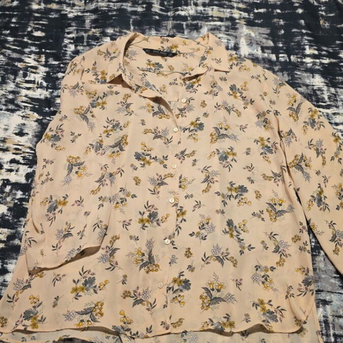 Zara floral shirt like new, size L