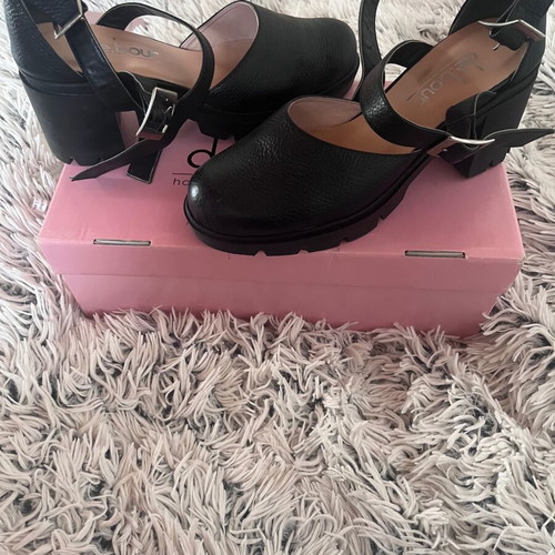 Clemence De.Bour Mary Jane black leather heels like new