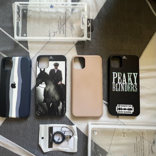 iPhone 11 Pro Max cases like new, pack of 4 with ring holder gift