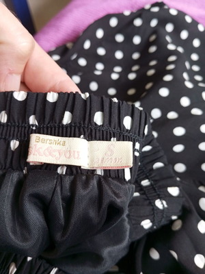 Bershka skirt polka dot small like new, black and white