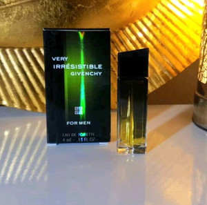 VERY IRRESISTIBLE GIVENCHY