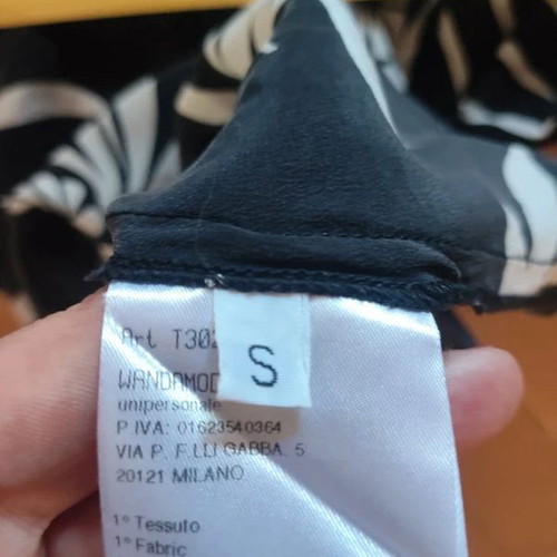 Tricot Design Black and White Top size S like new, silk and viscose