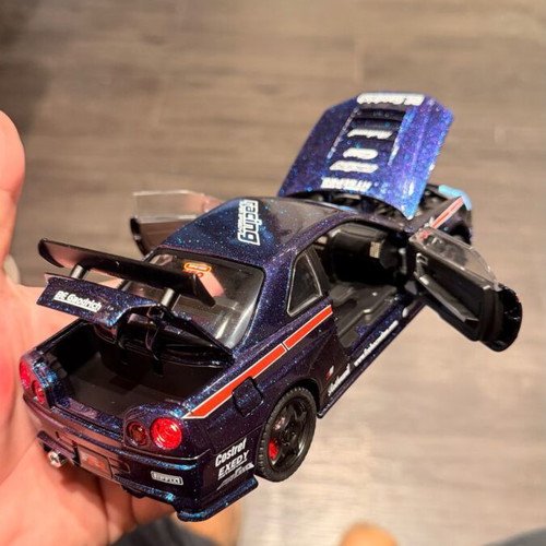 Nissan Skyline R34 Midnight Purple 1:24 scale model