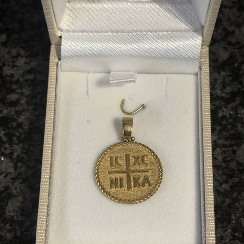 Χρυσό μενταγιόν 14 καρατίων με παράσταση IC XC NIKA