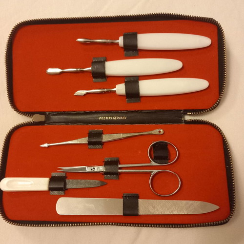 Vintage manicure set in case like new, West Germany