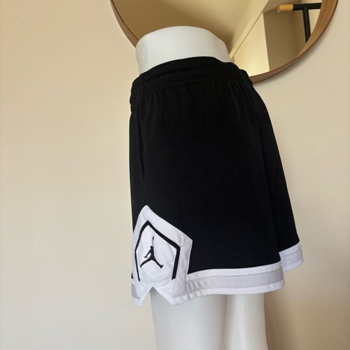 Jordan women's Diamond shorts like new, size L, black and white