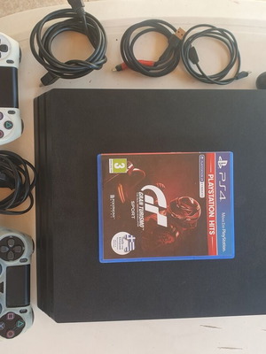 Sony PlayStation 4 Pro κονσόλα με 4 χειριστήρια και παιχνίδι