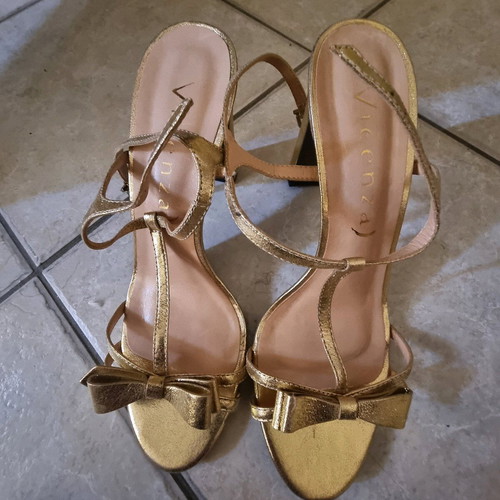 Vicenza leather gold high-heeled sandals like new, size 39