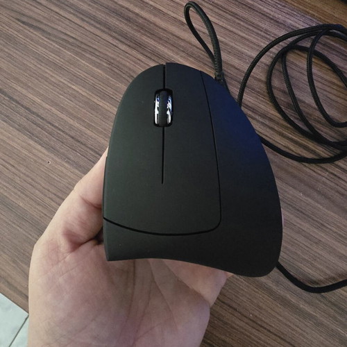 Ergonomic wired mouse new for right hand