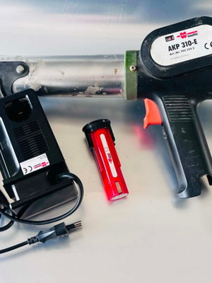 Πιστόλι σιλικόνης μπαταρίας Würth Master AKP 310-E μεταχειρισμένο με βαλιτσάκι και φορτιστή