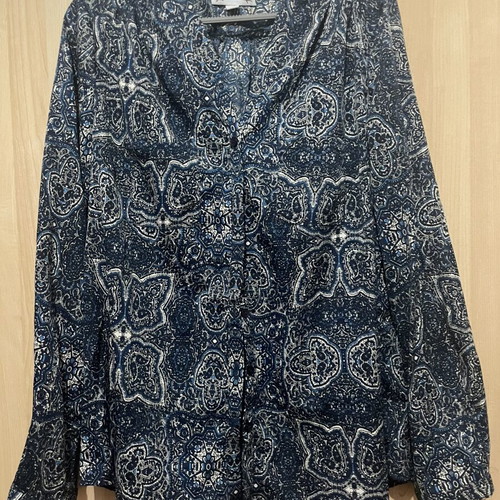 Printed women's shirt large, wrinkle-free fabric, long sleeves with pocket