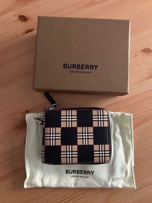 Burberry πορτοφόλι