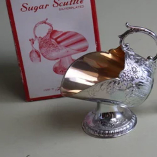 Silver plated Leonard Japan 1950 sugar bowl used with floral design