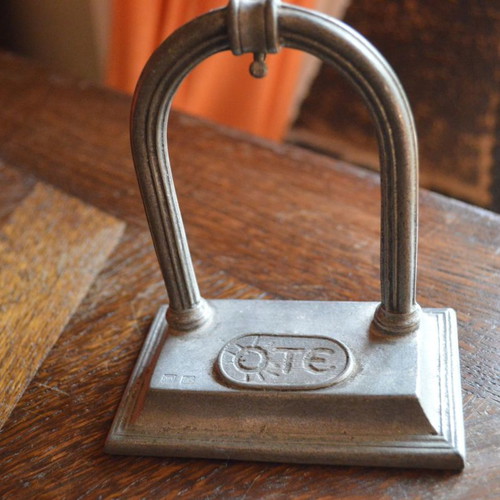 Desk key holder used with OTE hook made of pewter
