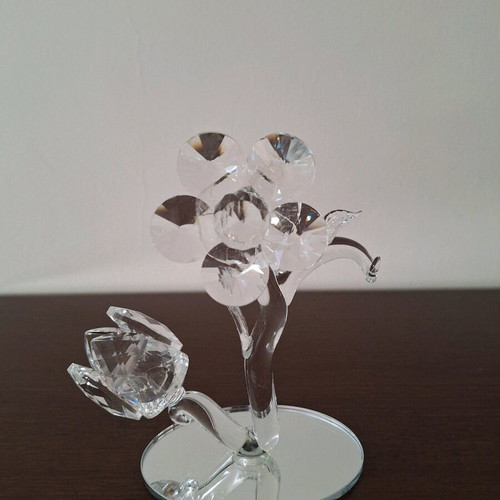 Table decorative item new with mirror base