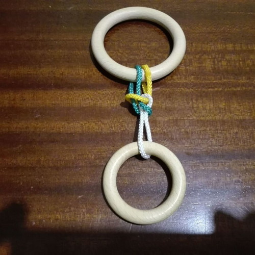Puzzle rings like new with wooden rings