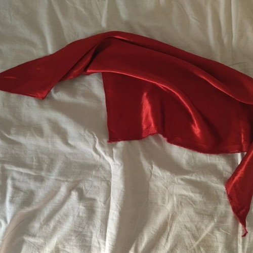 Triangular red scarf like new