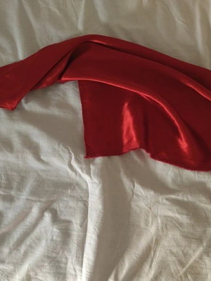 Triangular red scarf like new